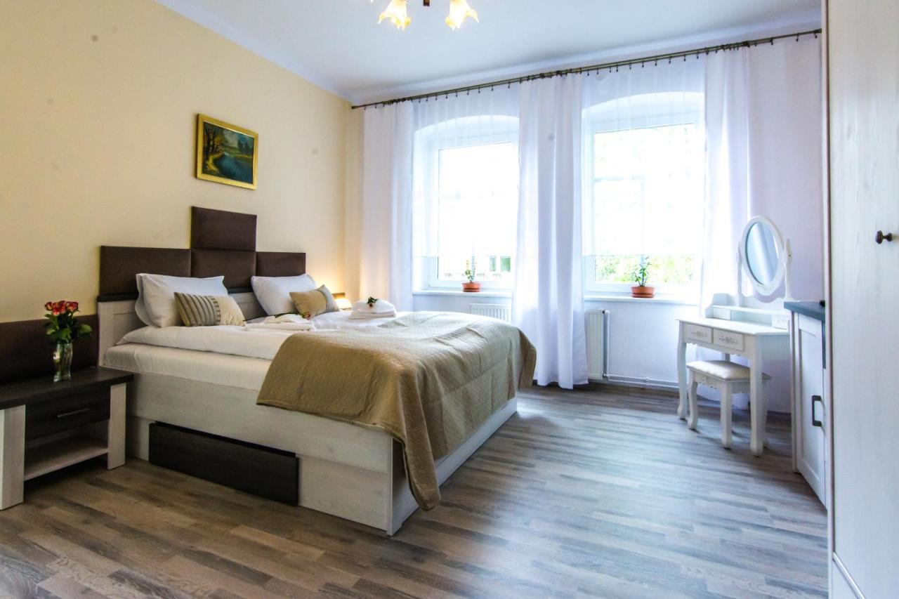 Apartamenty Izerskie - Ul. Wczasowa 8 Świeradów-Zdrój Exterior foto
